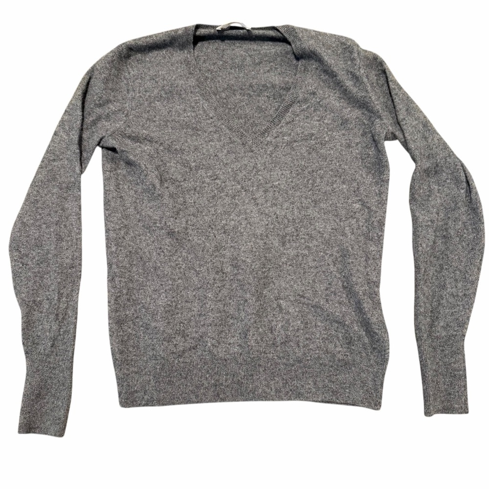 Everlane Women's V-Neck Sweater in Heather Gray